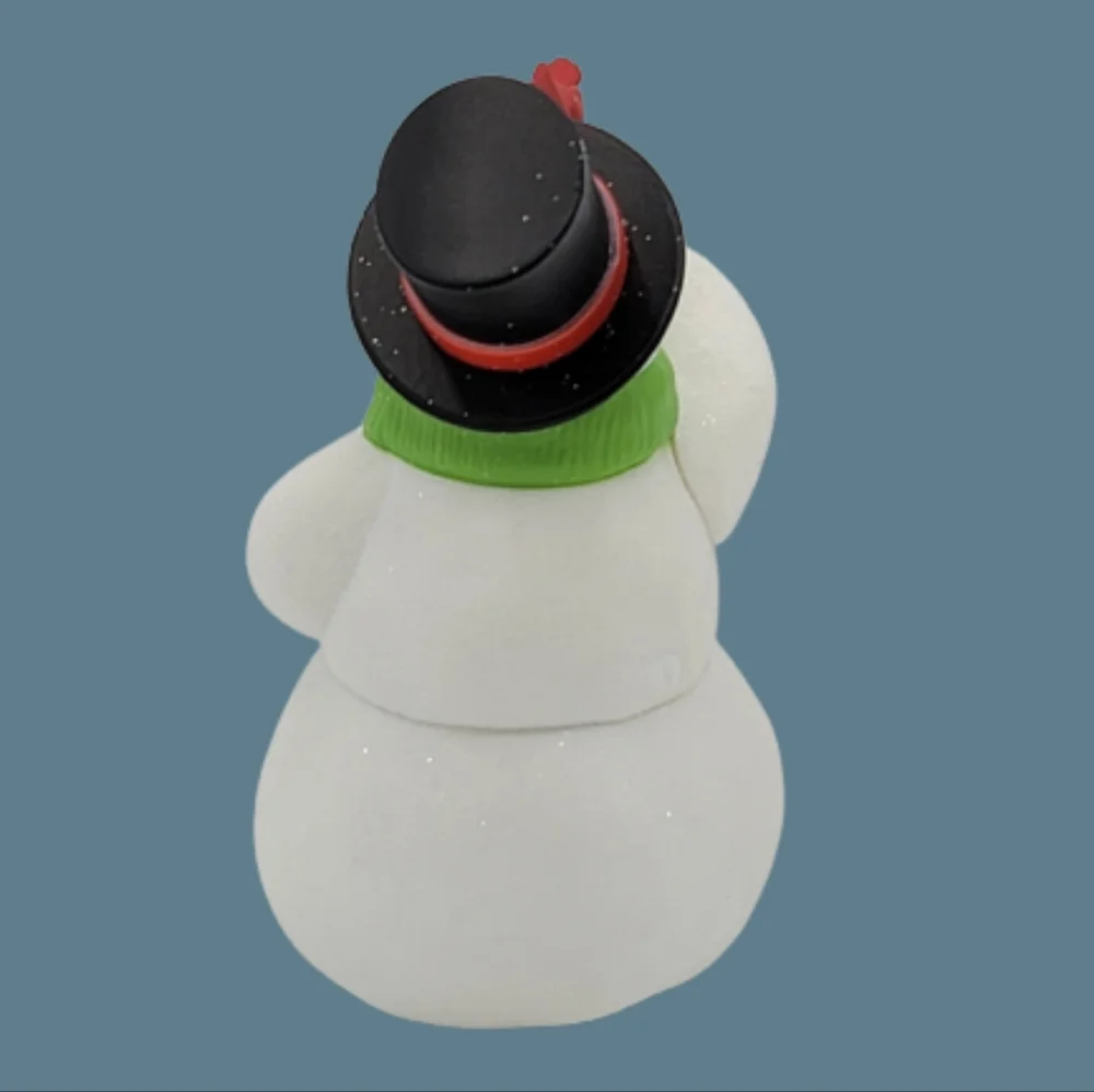 Hallmark Keepsake Winter Friends Snowman Cardinal Christmas Ornament w Box 2011